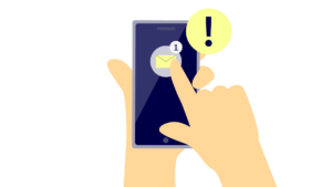 Smartphone met een e-mailmelding en een waarschuwingsicoon, als symbool voor een verdacht bericht of phishing